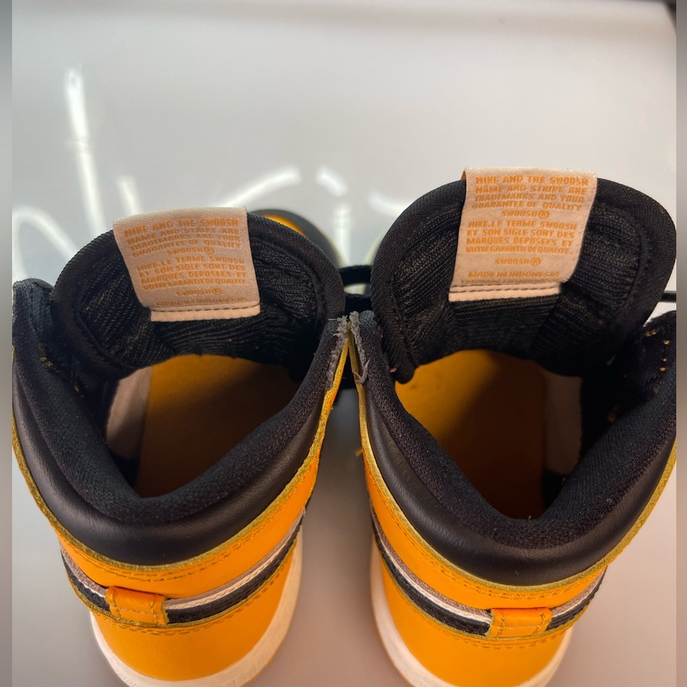 Air Jordan 1 “Taxi” - Picture 4 of 11